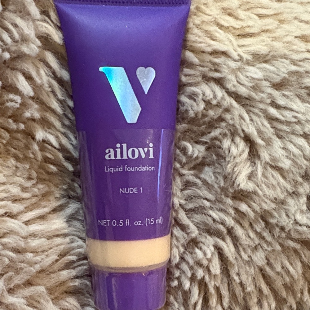 Liquid Foundation Nude 1 - Purple Tube